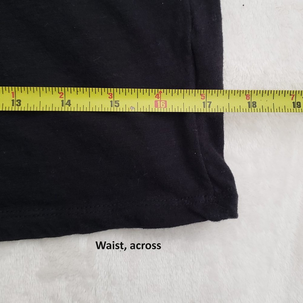 3/$20 EUC Old Navy Black Everywear Floral Bloom Wild T-Shirt XS - Picture 7 of 7